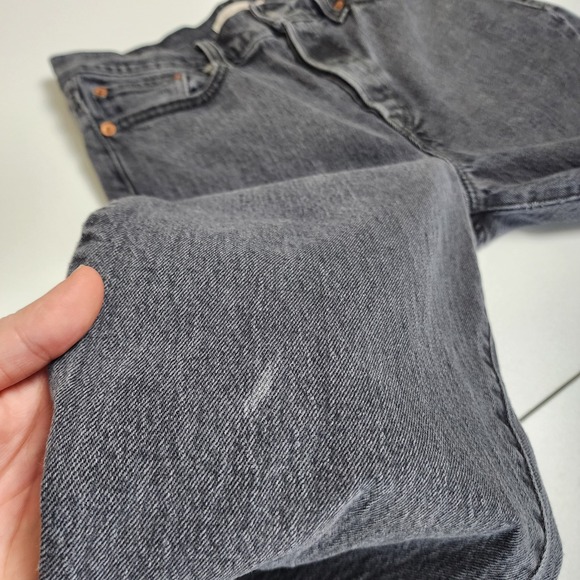 Levis Womens Premium Wedgie Straight Jean Size 29 Washed Black High Rise Raw Hem - Picture 14 of 15